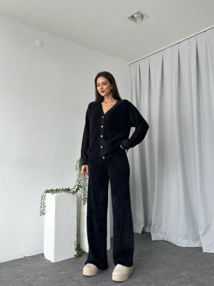 Yumuşacık Siyah Triko Takım