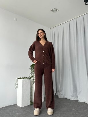 Yumuşacık Kahverengi Triko Takım