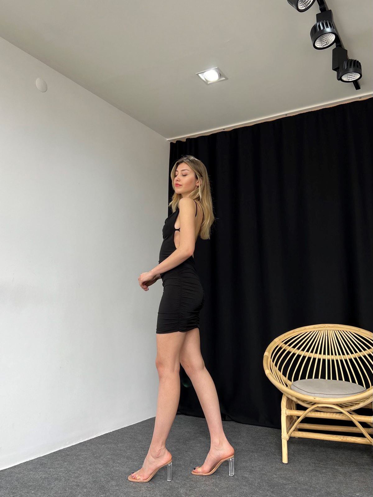 Degaje Yaka Siyah Elbise - Görsel 3