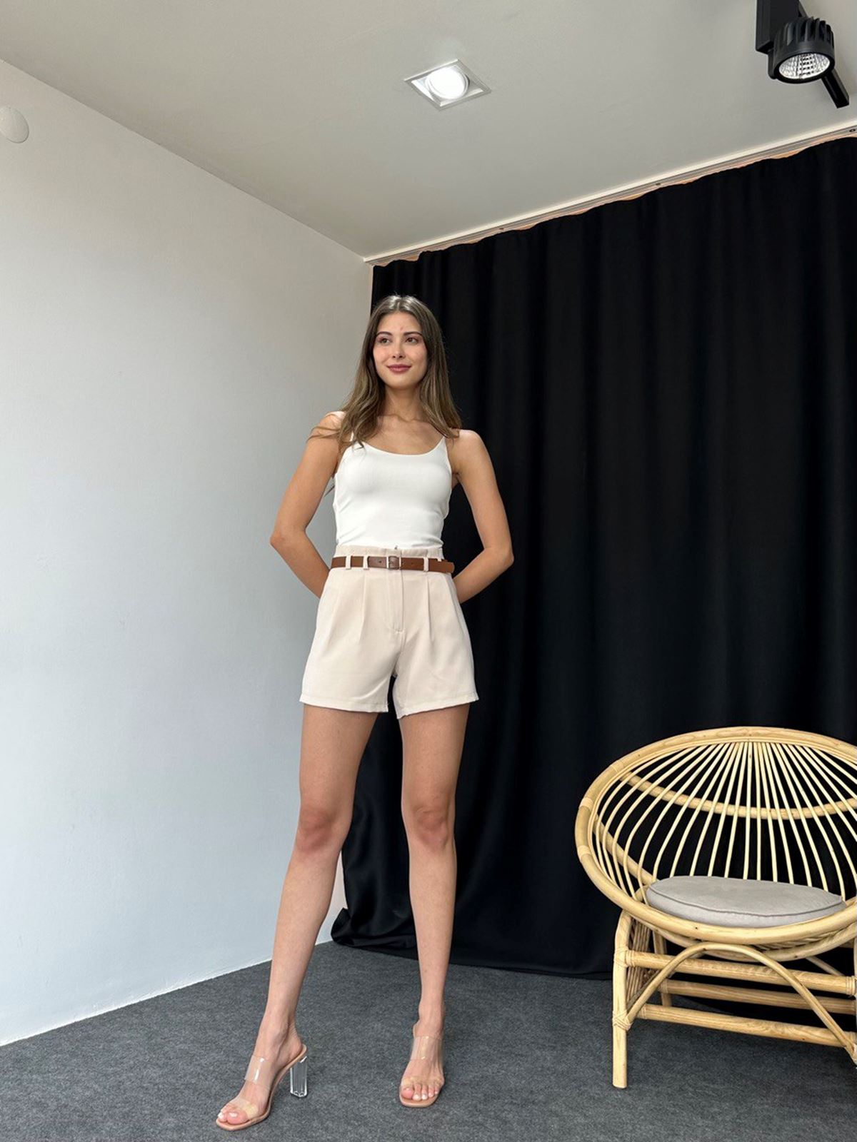 Taş Rengi Pileli Şort