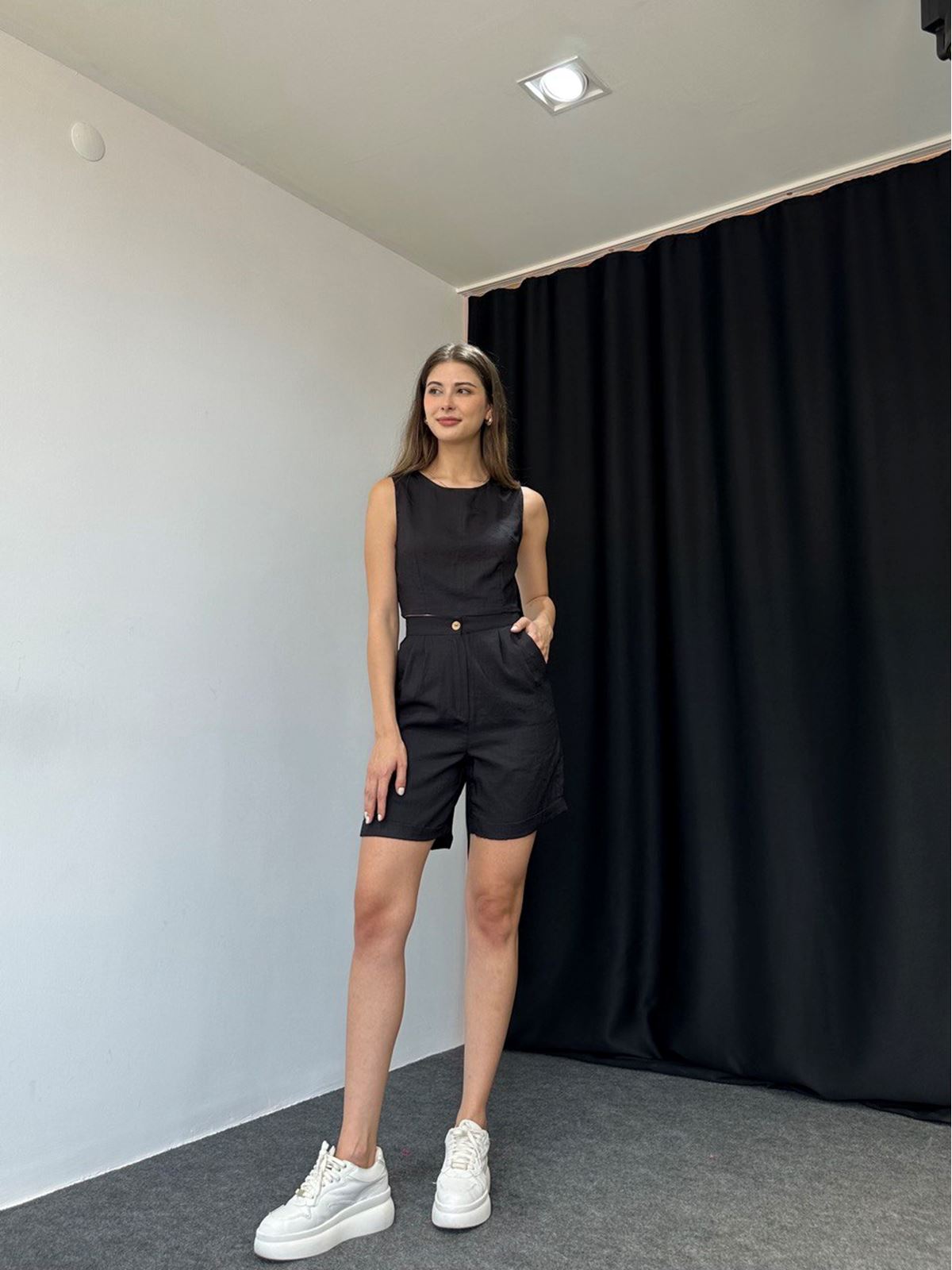 Siyah Şortlu Takım