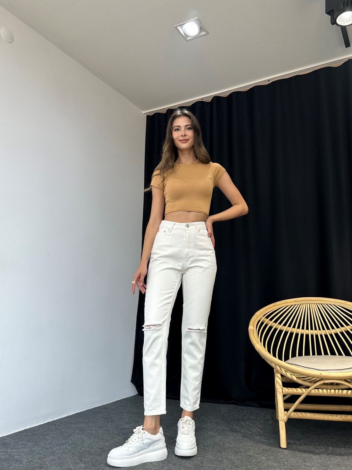 Orjinal Marka Ekru Dizleri Yırtık Mom Jean - Görsel 5