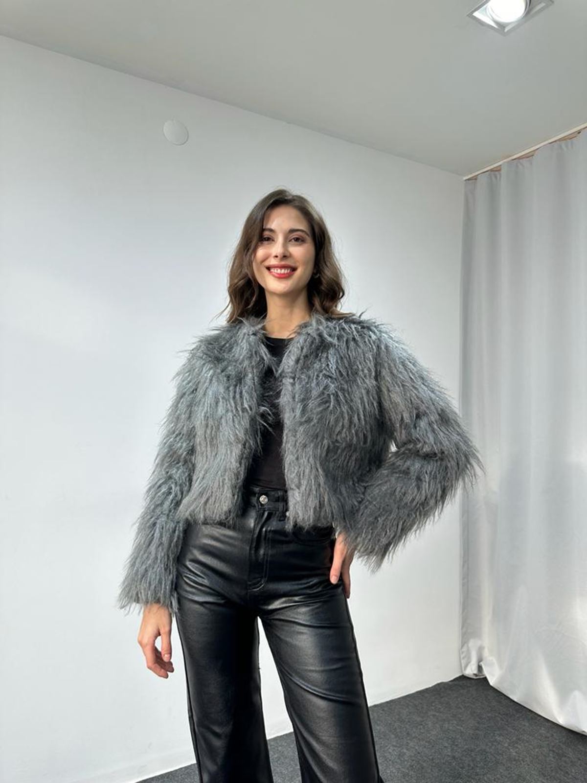 Gri Kısa Kürk - Görsel 4