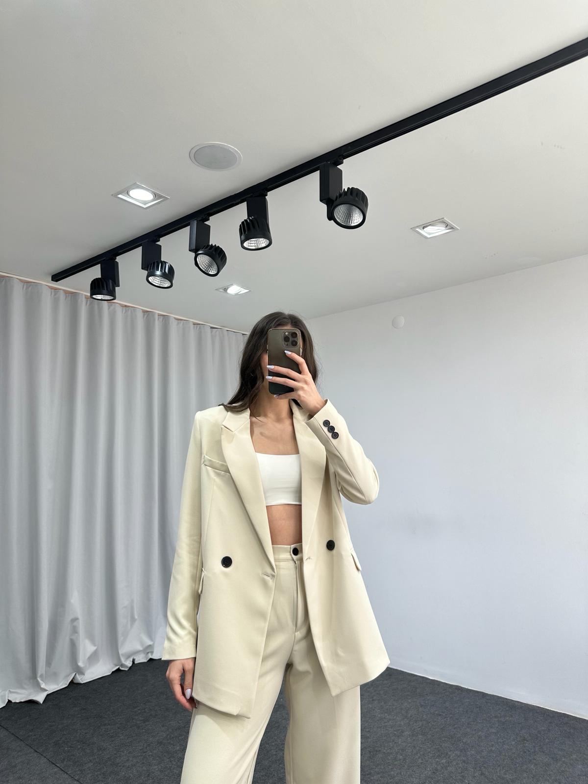 Kadın Krem Oversize Ceket Pantolon Takım - Görsel 4