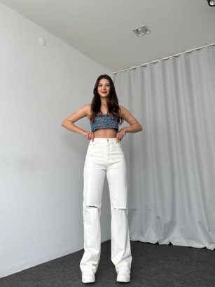 Distressed Wide Leg Jean