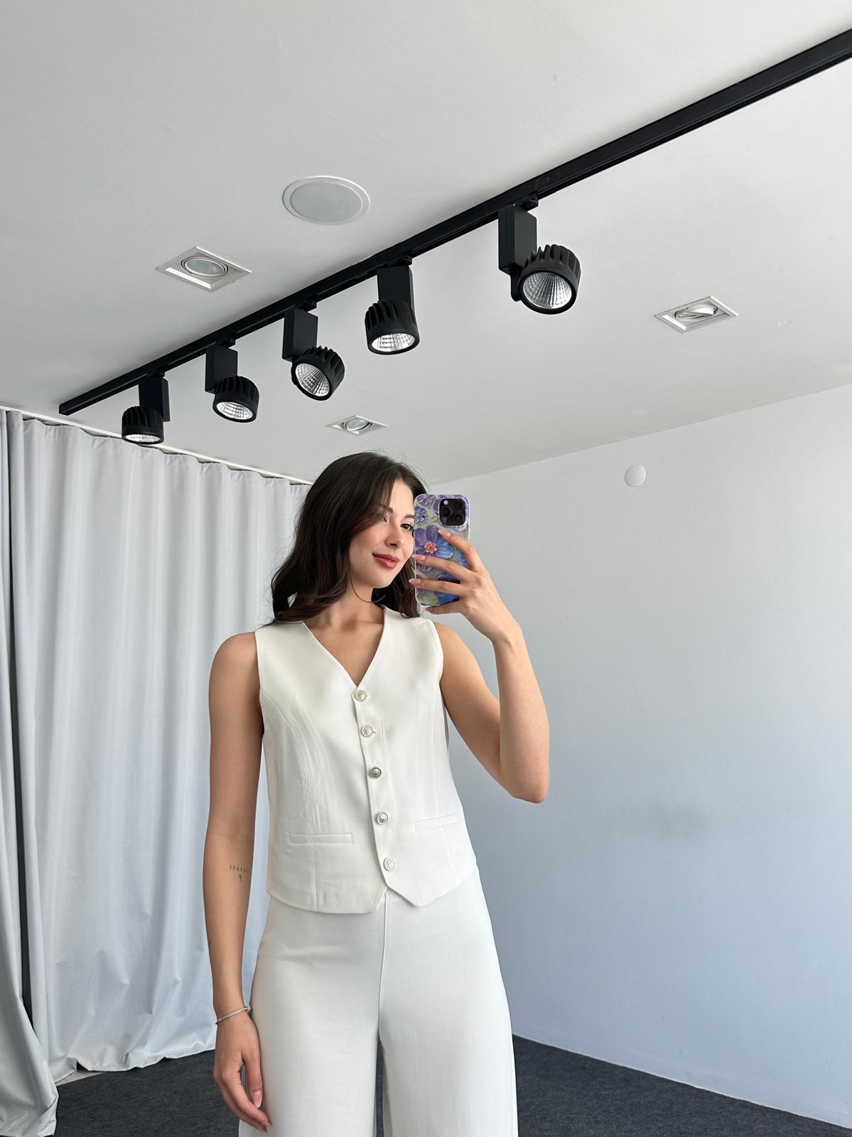 Silver Düğmeli Yelek-Pantalon Takım (Beyaz) - Görsel 2