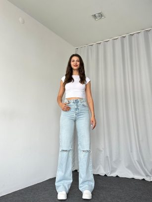 Distressed Light Blue Wide Leg Jean