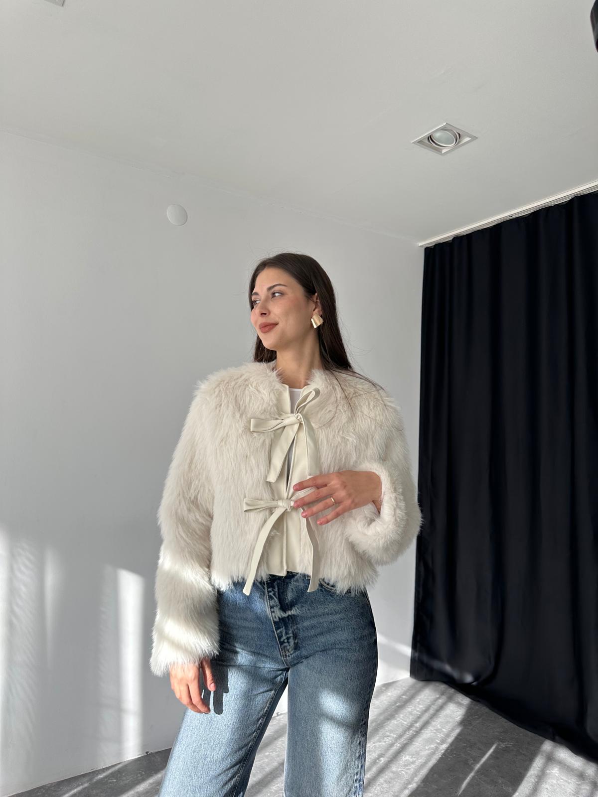 Kadın Krem Deri Fiyonk Detaylı Kürk - Görsel 2