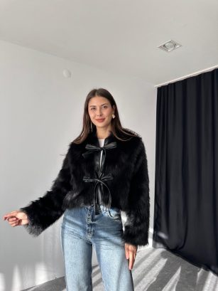 Kadın Siyah Deri Fiyonk Detaylı Kürk