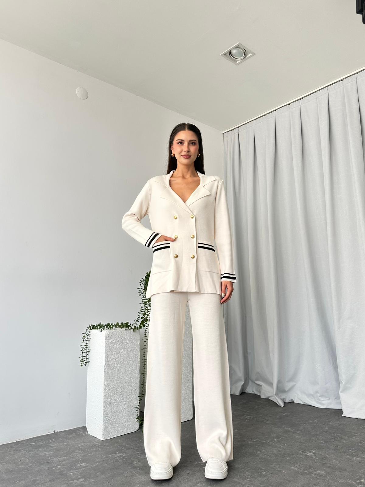 Düğmeli Krem Rengi Triko Takım - Görsel 8