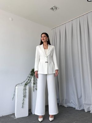 Kadın Düğme Detaylı Beyaz Ceket-Pantolon Takım