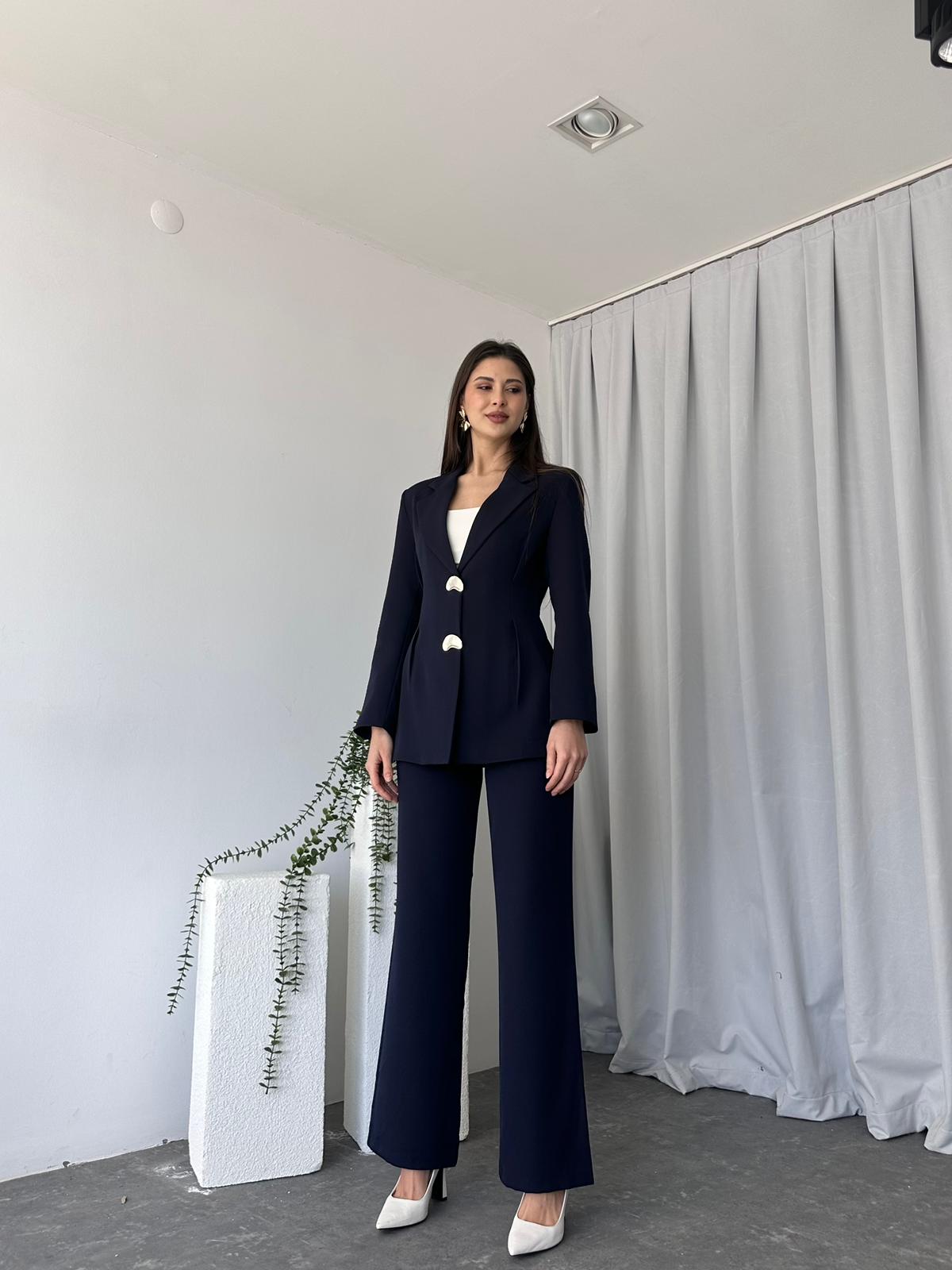 Kadın Düğme Detaylı Lacivert Ceket-Pantolon Takım - Görsel 3