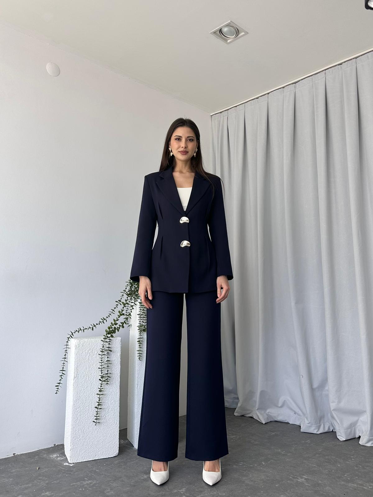 Kadın Düğme Detaylı Lacivert Ceket-Pantolon Takım - Görsel 4