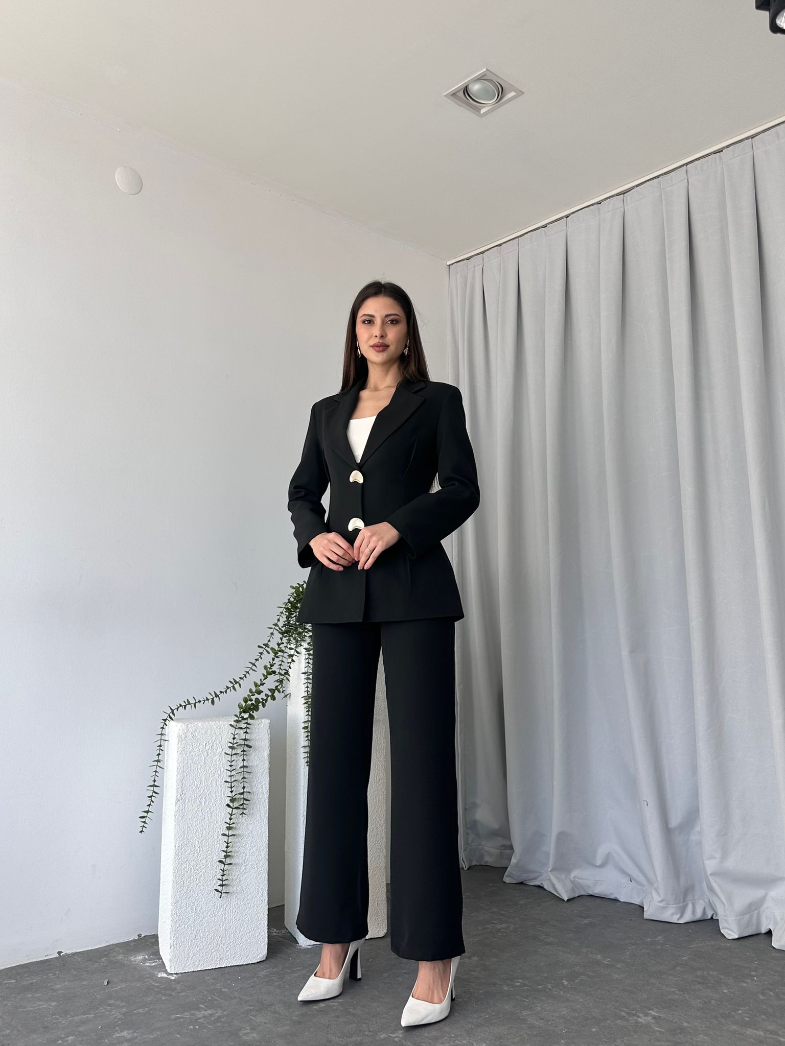 Kadın Düğme Detaylı Siyah Ceket-Pantolon Takım - Görsel 2