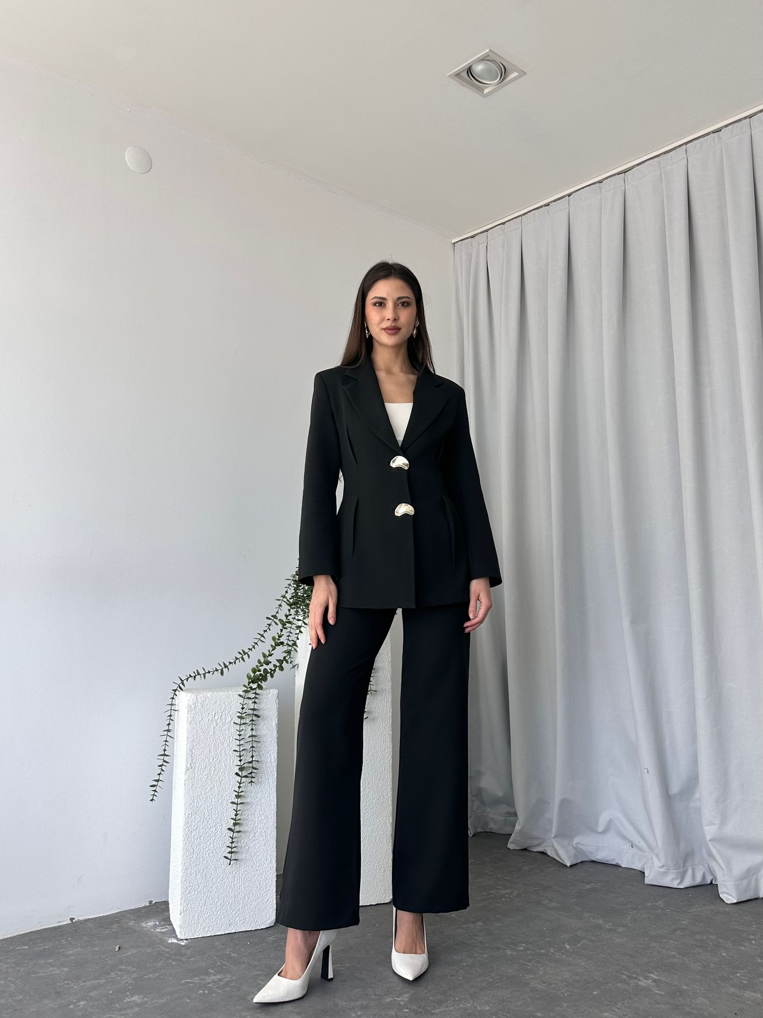 Kadın Düğme Detaylı Siyah Ceket-Pantolon Takım - Görsel 3