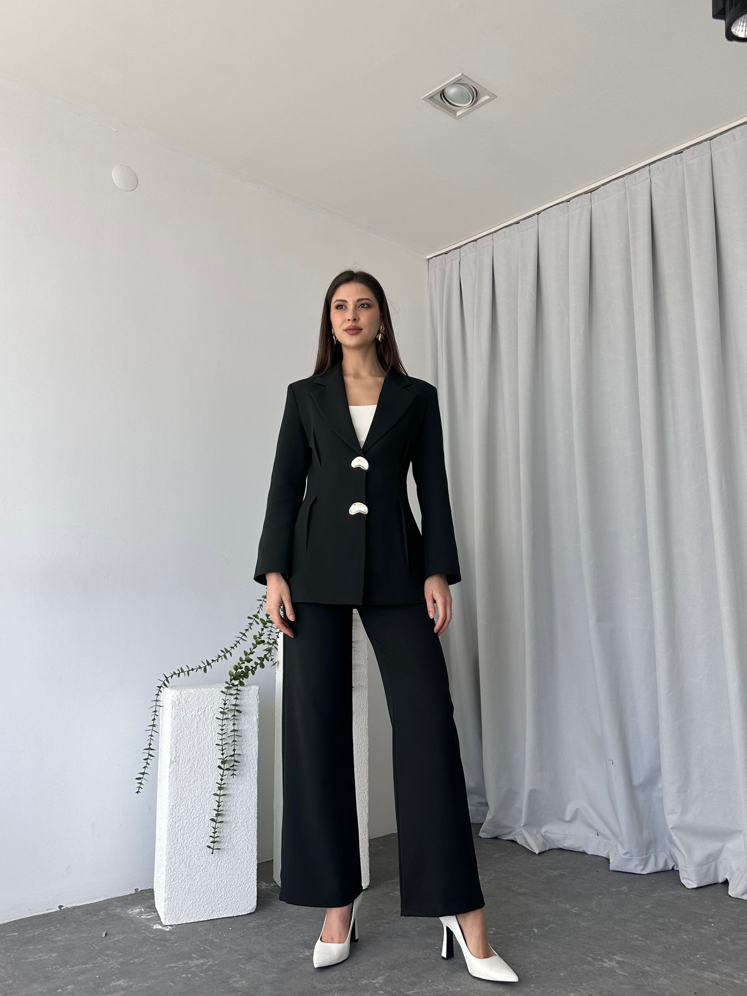 Kadın Düğme Detaylı Siyah Ceket-Pantolon Takım - Görsel 4