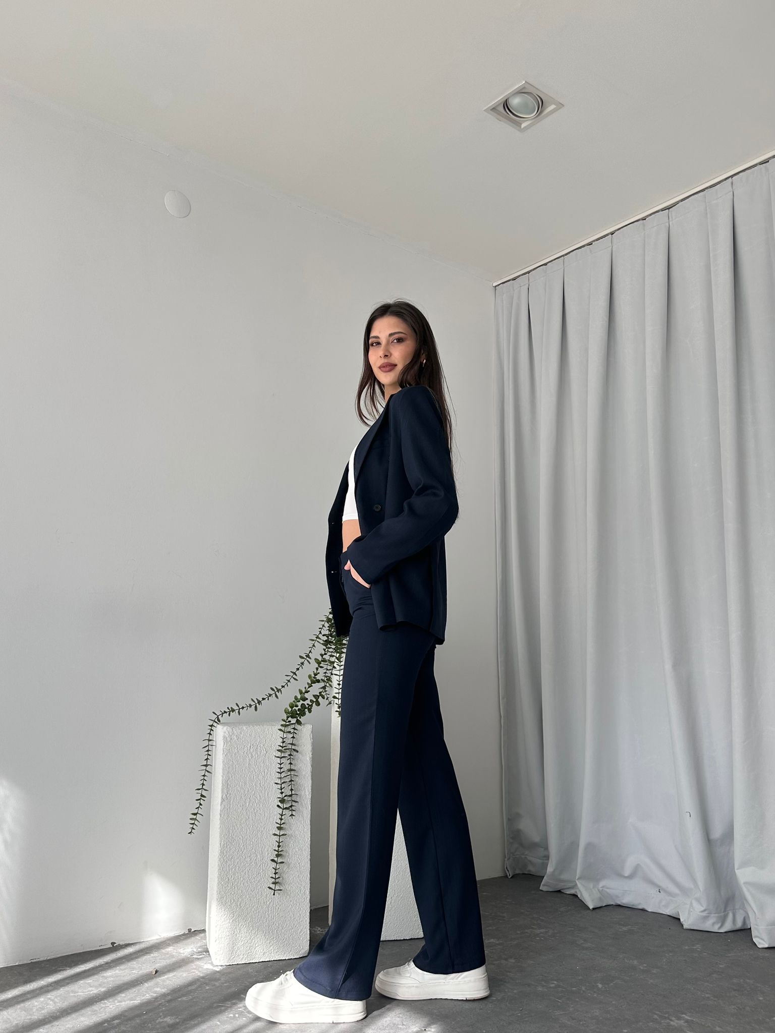 Kadın Lacivert Çizgili Fit Ceket-Pantalon Takım - Görsel 11