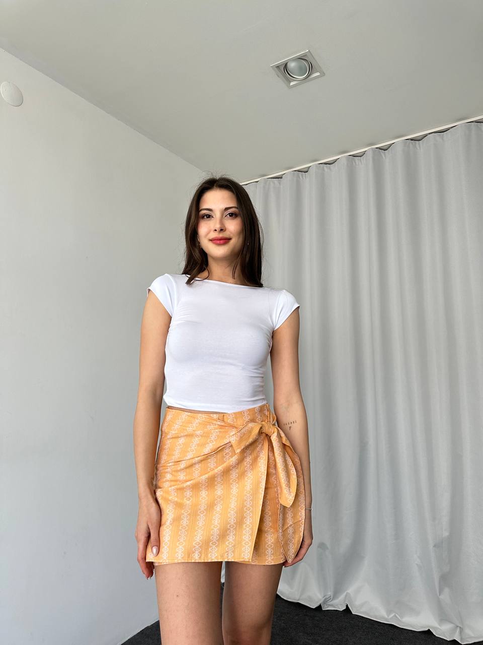 Sırt Dekolteli Basıc Crop (Beyaz)